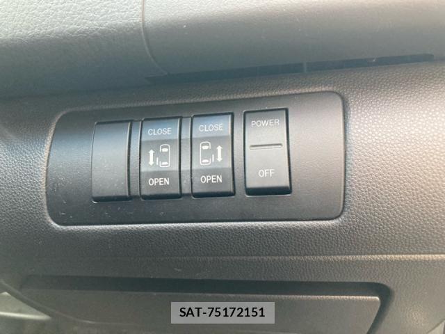 Mazda MPV 2014-06 1717723-25