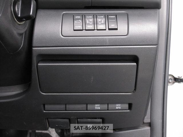 Mazda MPV 2016-02 7358907-18