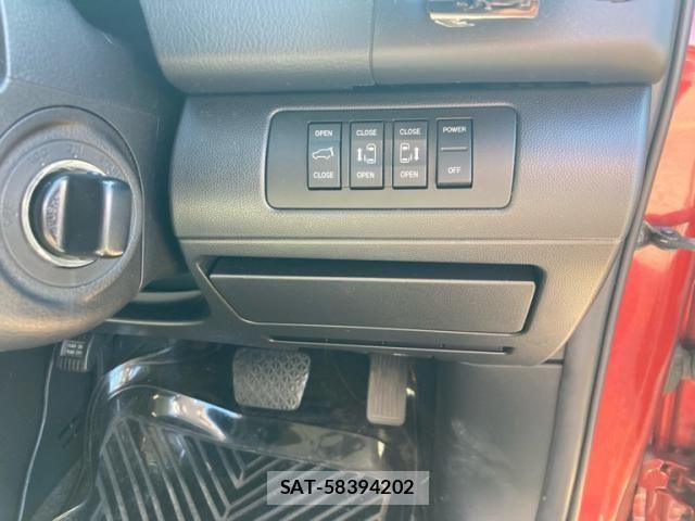 Mazda MPV 2012-09 8830582-15