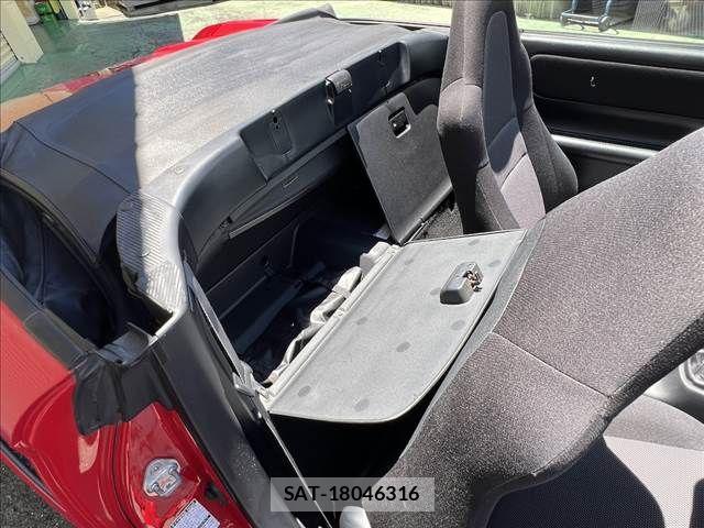 Toyota MR-S 1999-10 8036975-22