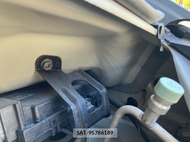 Suzuki MR WAGON 2005-07 7618389-23