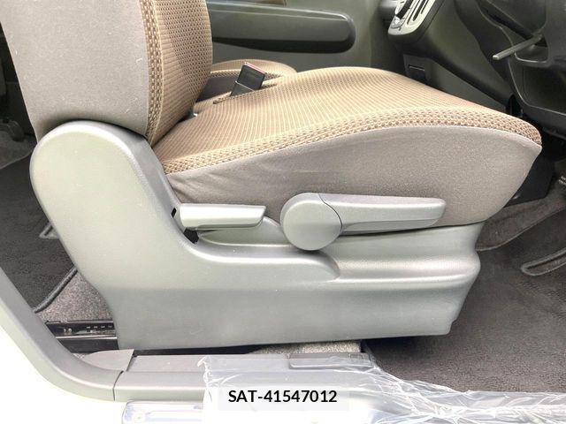 Suzuki MR WAGON 2011-09 8208895-6