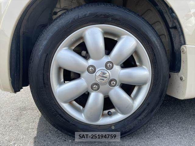Suzuki MR WAGON 2012-04 8246022-25
