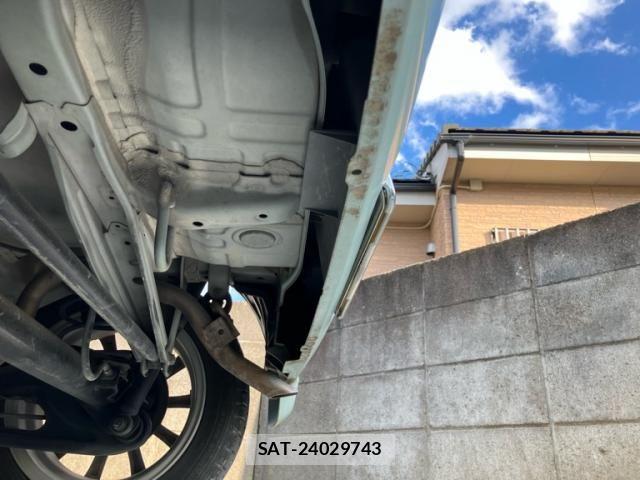 Suzuki MR WAGON 2011-09 8355075-6