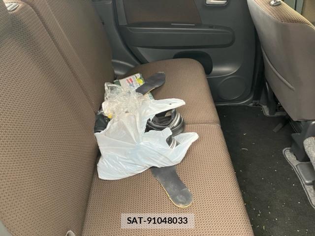 Suzuki MR WAGON 2012-04 8371918-11