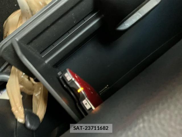 Suzuki MR WAGON 2011-09 8627890-15