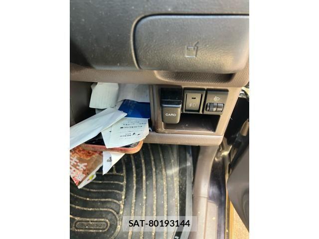 Suzuki MR WAGON 2009-08 8208900-9