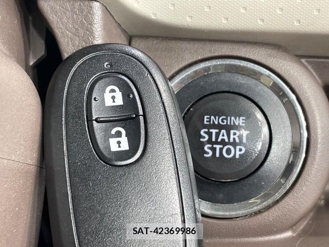 Suzuki MR WAGON 2015-08 8208898-5