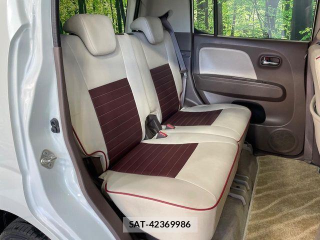 Suzuki MR WAGON 2015-08 8208898-8