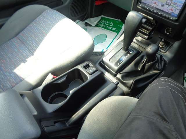 Isuzu MU 1999-01 1547190-17