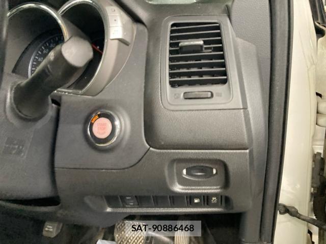 Nissan MURANO 2012-03 8413847-12