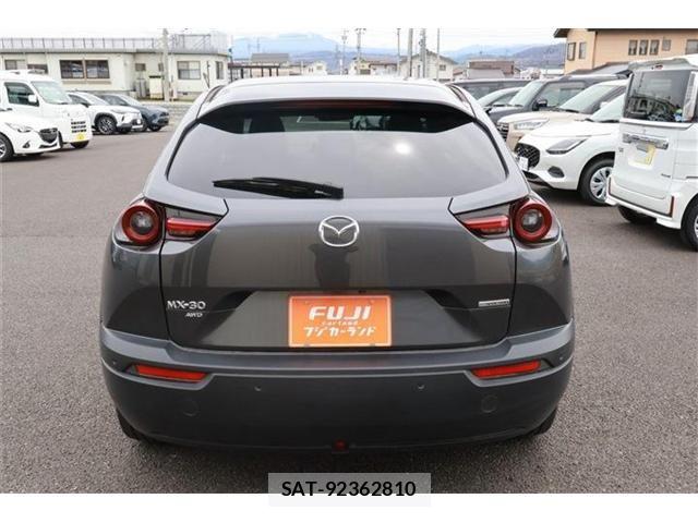 Mazda MX-30 2022-08 6217337-19