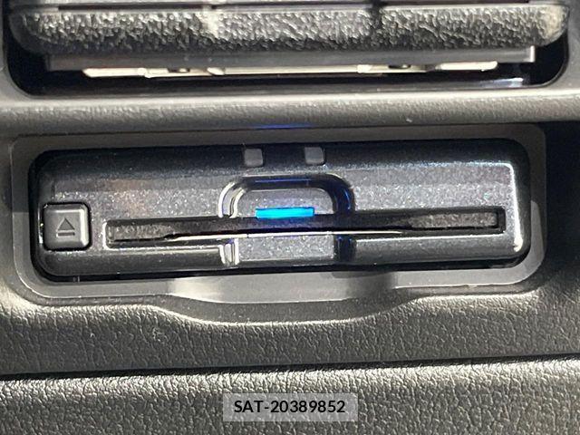 Mazda MX-30 2021-02 6909610-6