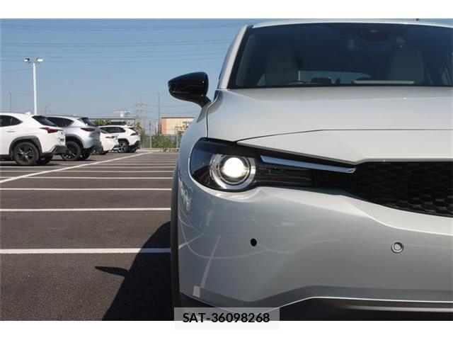 Mazda MX-30 2021-12 6909613-11