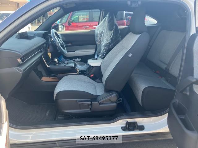 Mazda MX-30 2021-04 7618404-29