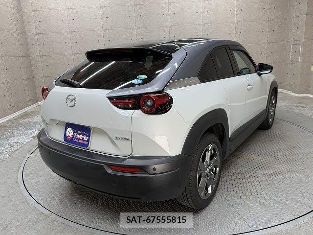 Mazda MX-30 2021-02 8208903-2
