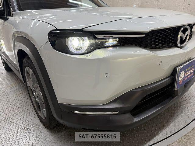 Mazda MX-30 2021-02 8208903-4