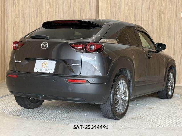 Mazda MX-30 2022-09 8830585-18