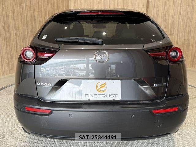 Mazda MX-30 2022-09 8830585-19