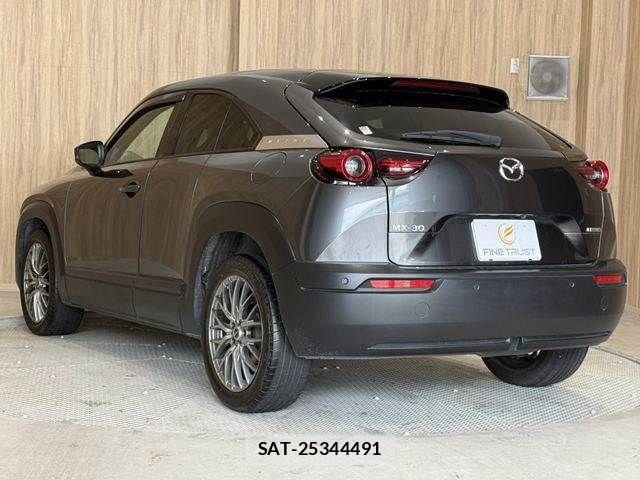 Mazda MX-30 2022-09 8830585-20