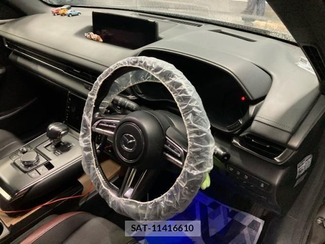 Mazda MX-30 2021-12 8881001-12