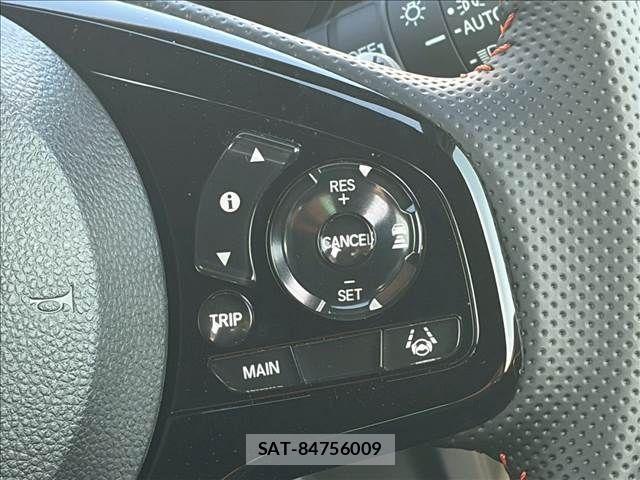 Honda N-ONE 2025-10 6910439-4