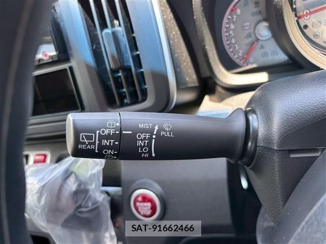 Honda N-ONE 2017-11 7328988-25