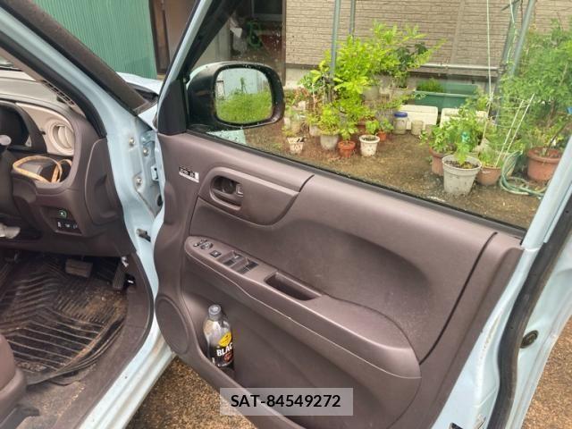 Honda N-ONE 2018-10 7618845-9