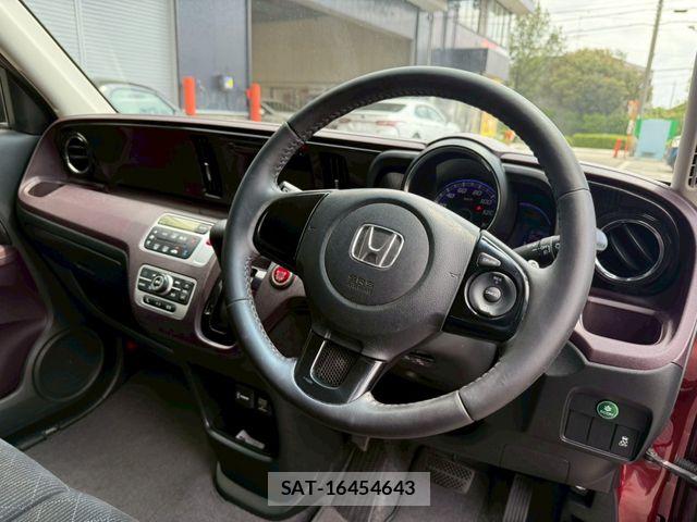 Honda N-ONE 2013-08 8158932-9