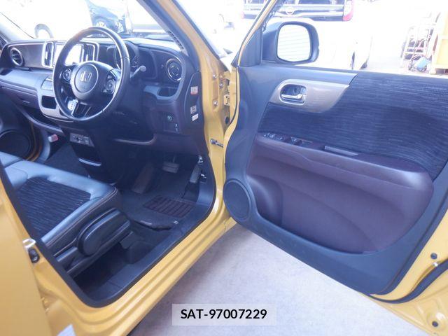 Honda N-ONE 2016-03 8209223-16