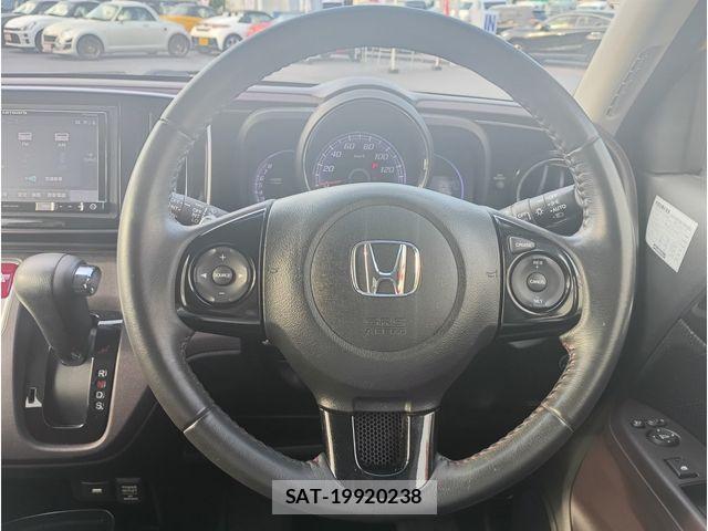 Honda N-ONE 2013-02 8209232-8