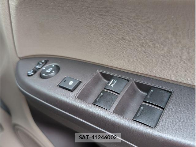 Honda N-ONE 2012-12 8796963-19