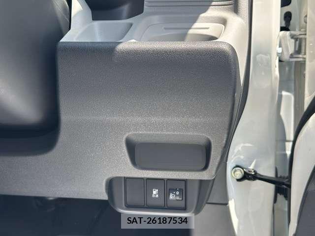 Honda N-ONE 2025-10 7456424-14