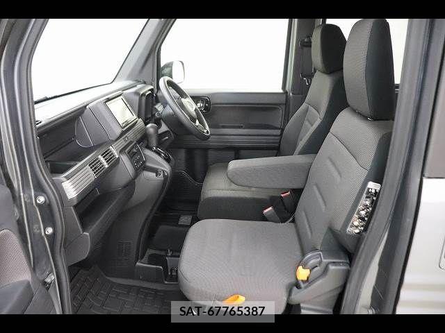 Honda N-VAN 2018-08 5874807-11