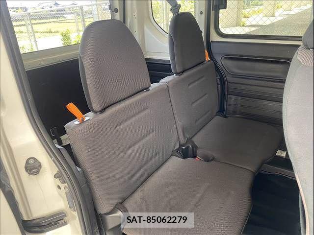 Honda N-VAN 2019-03 6677398-28