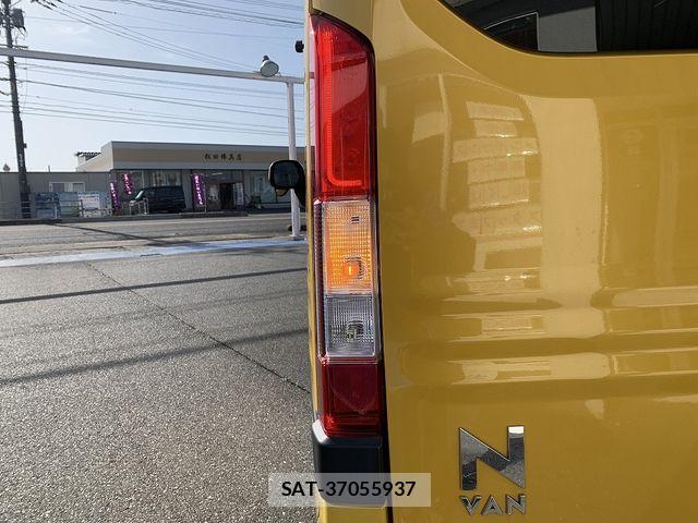 Honda N-VAN 2019-03 6677397-23