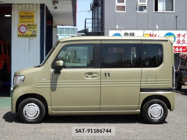Honda N-VAN 2018-10 6910797-1