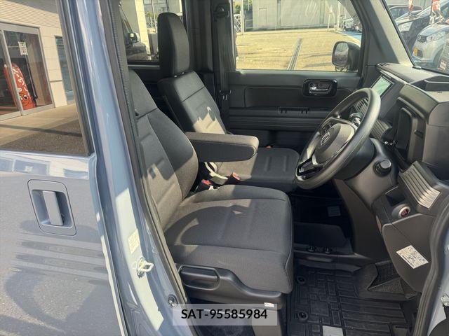 Honda N-VAN 2023-04 6910795-11