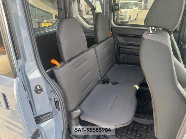 Honda N-VAN 2023-04 6910795-12