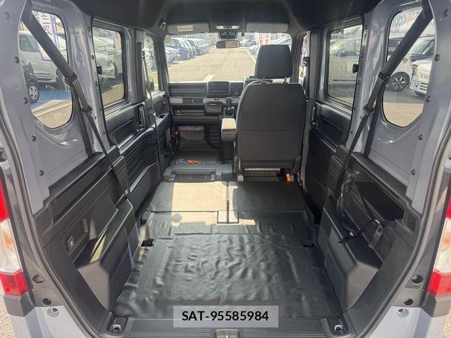 Honda N-VAN 2023-04 6910795-14