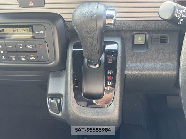Honda N-VAN 2023-04 6910795-20