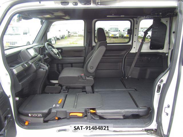 Honda N-VAN 2020-03 6910798-10