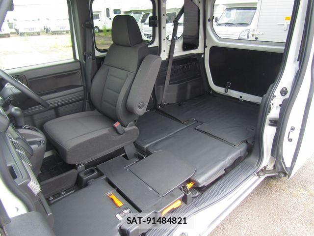 Honda N-VAN 2020-03 6910798-11
