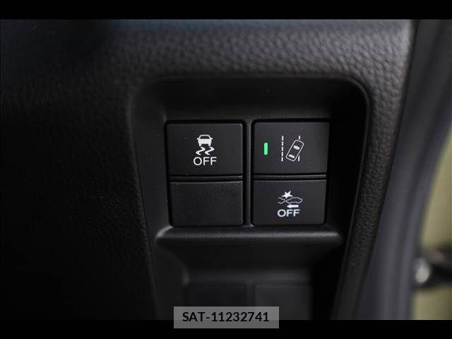 Honda N-VAN 2018-10 7272623-9