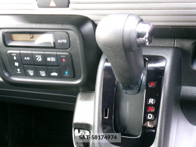 Honda N-VAN 2019-08 7393419-12