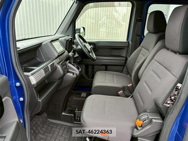 Honda N-VAN 2019-10 8101036-11