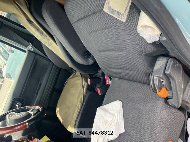 Honda N-VAN 2021-06 8101037-9