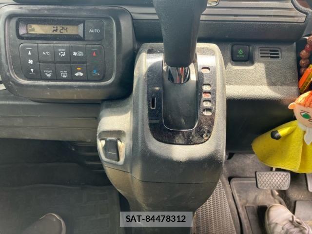 Honda N-VAN 2021-06 8101037-13