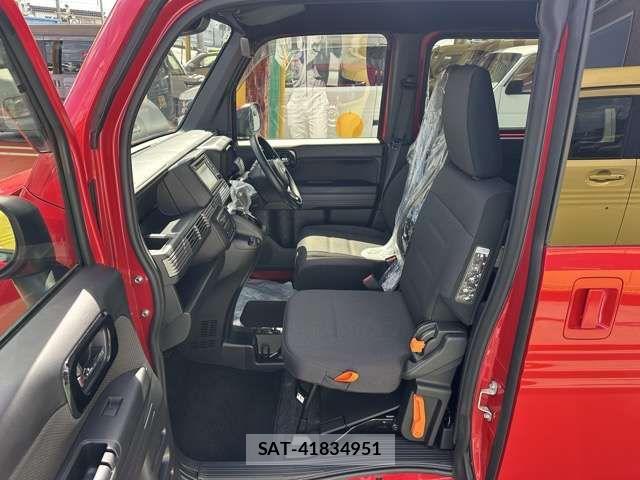Honda N-VAN 2023-01 8209382-4