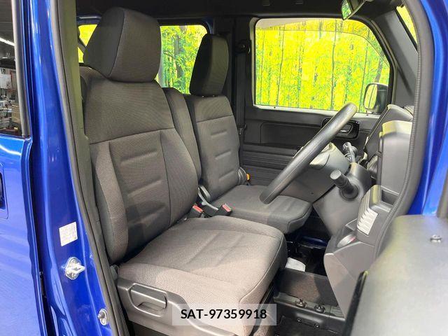 Honda N-VAN 2023-11 8367940-7